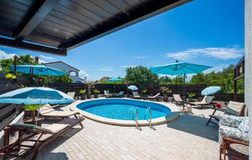 Pet Friendly Apartment In Peroj With Wifi