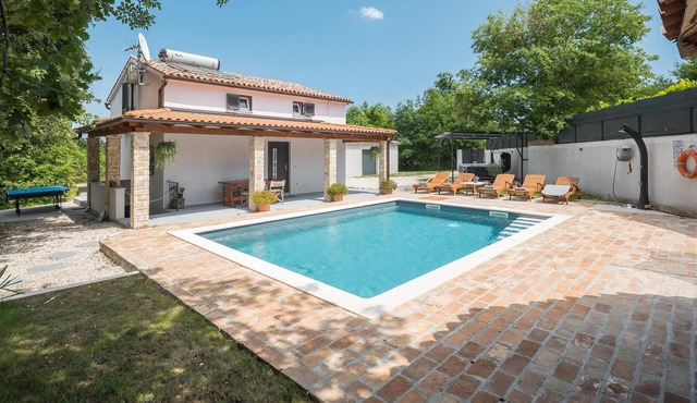 Pet friendly home in Krnicari