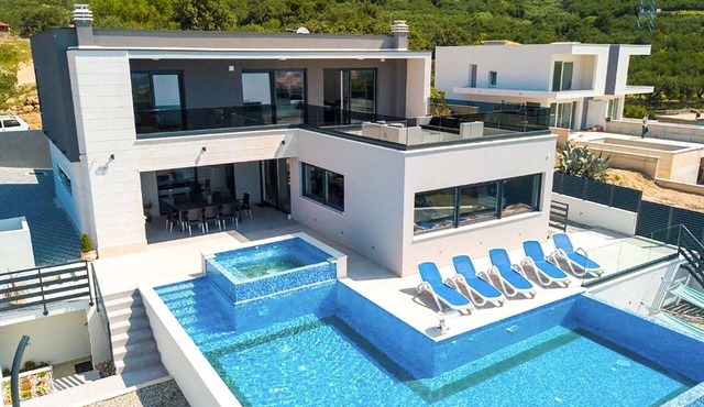 Pet friendly home in Makarska with sauna