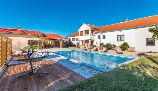 Pet friendly home in Miranje