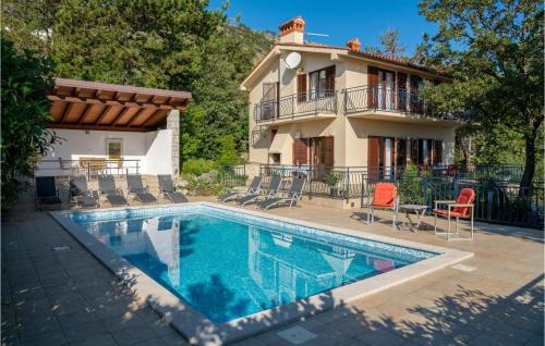 Pet Friendly Home In Plomin