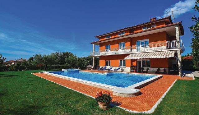 Pet friendly home in Sezana with sauna in Sezana
