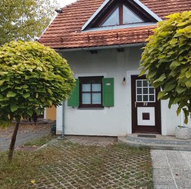 Počitniška hiška Ema z vključenimi kartami za terme in Brezice