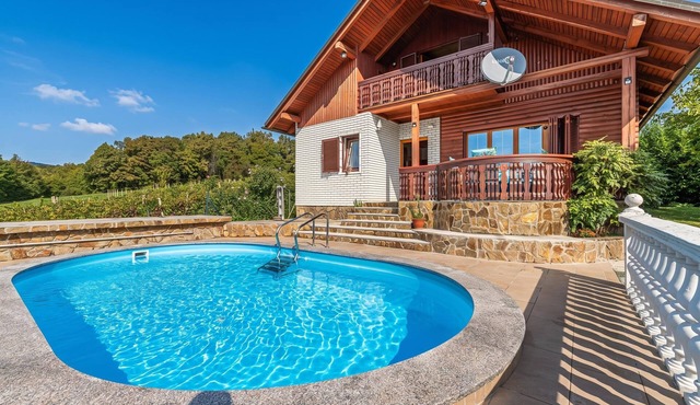 Pool Chalet Adonis w/Panoramic Views, Semič, Slovenia in Semič