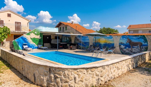 Pool & Jacuzzi Home NadaLina, Pirovac, Croatia