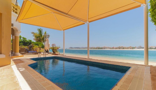 Private Pool & Direct Beach Access-4BDR Villa in Dubai