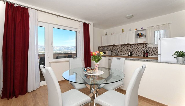Radelic, affordable two bedroom apartment in Mastrinka