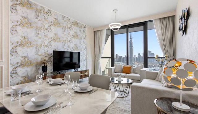 Refined 1BR Stay with Iconic Burj Views in Downtown