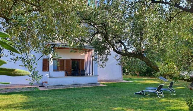 Renovierte Wohnung in Zambratija mit Großem Garten by Interhome