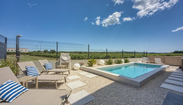 Rest Nest with Private Pool