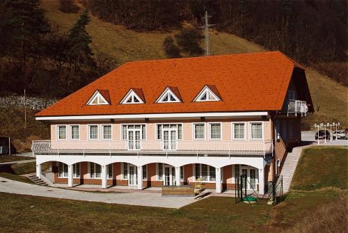 Rooms Hochkraut in Celje