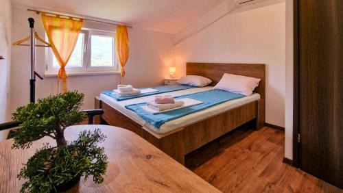 Rooms Sunny valley in Gračac