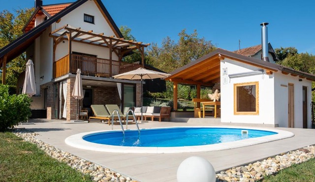 Rural holiday home Divita