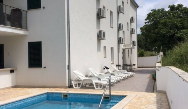 S&A Apartment in Sutivan