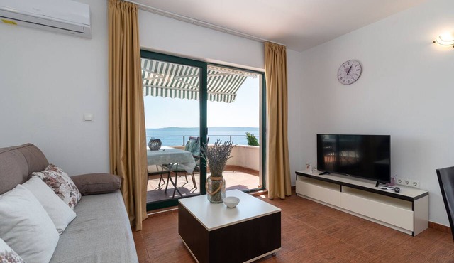 SABLIC 3 apartment with sea view, 30m from a beach in OKRUG GORNJI