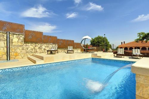 Schöne Villa bei Rovinj mit privatem Pool in Rovinjsko Selo
