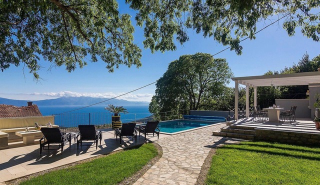 Schönes Steinhaus mit beheiztem Pool, Terrasse m by Interhome in Zaostrog