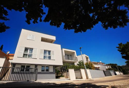 Sea Front Apartments Ivana in Rogoznica