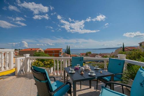 Sea View Apartment Lucija with Balcony & Garage Parking in Baška Voda