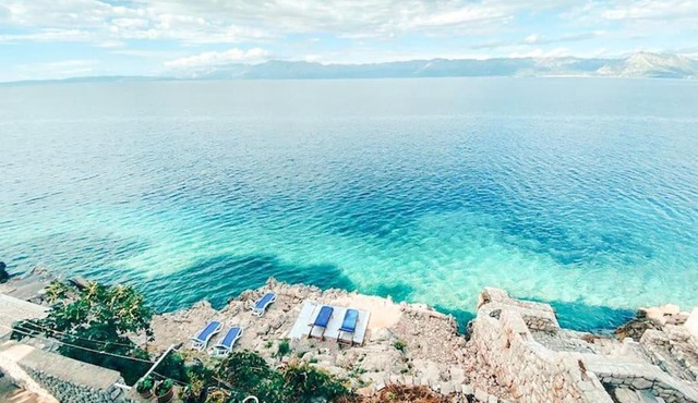 Seafront Vacation home "Tea" in Trpanj