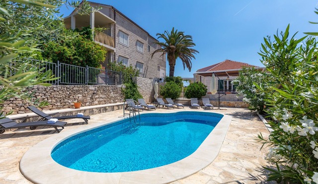 Seaside family friendly house with a swimming pool Sumartin, Brač (K-21283) in Sumartin