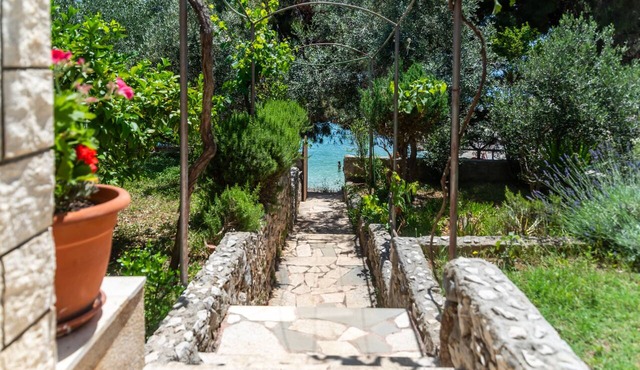 Seaside holiday house Bušinci, Čiovo (K-27831) in Okrug Gornji