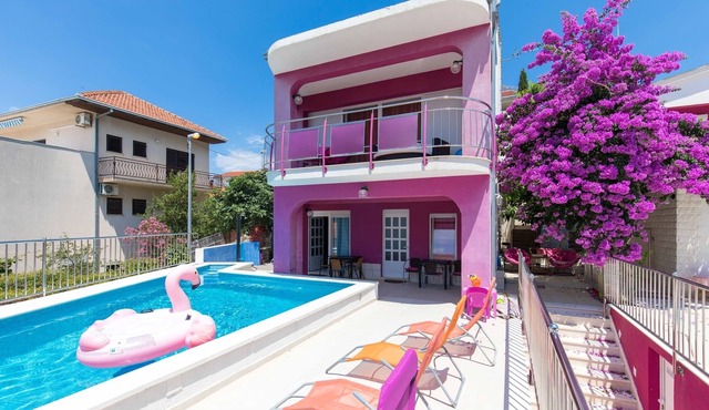 Seaside house with a swimming pool Seget Vranjica, Trogir (K-9429)