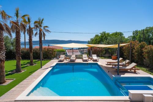 Seaview Villa Stanka with Pool and attached Jacuzzi in Kaštela