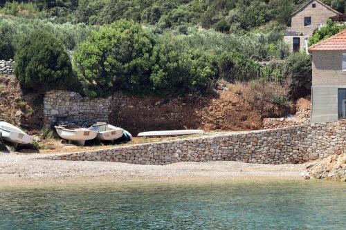 Secluded fisherman's cottage Cove Srhov Dolac, Hvar - 15087 in Gdinj