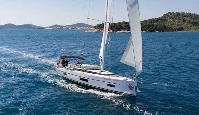 Sibenik Sun-soaked Sailing: A Luxurious Croatian Voyage in Pirovac