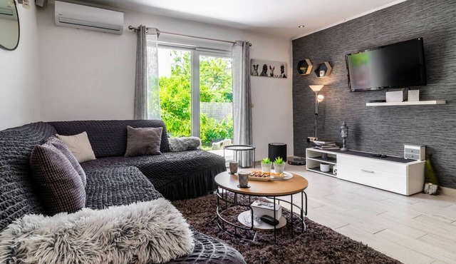 Six Bedroom Holiday Home