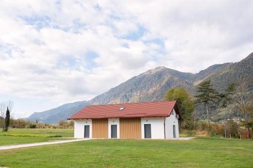 Soca River Resort - Riverside Apartments in Tolmin