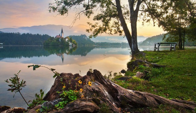 Spacious 2-Bedroom Apartment With Balcony And A/C In A Quiet Location in Bled in Bled
