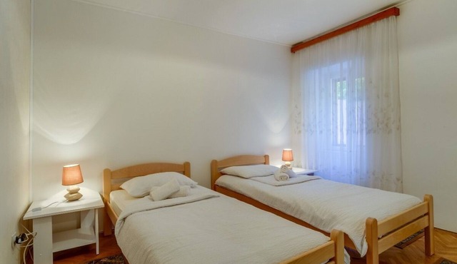 Spacious 3-Bedroom apartment for 6 in Veli Lošinj