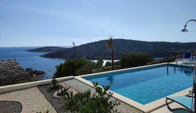 Spacious 5* Captain's Villa® Seadream, 400 square meters, detached, 200 meters from the ocean, hydrolyzed pool