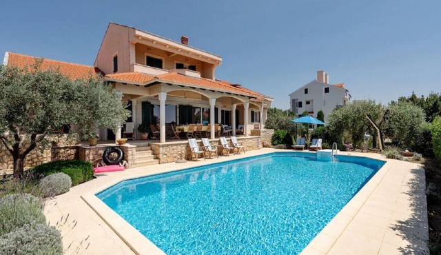 Spacious and luxury Villa Clara with extra-large pool