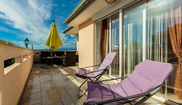 Spacious apartment in Malinska with WiFi, free parking and AC