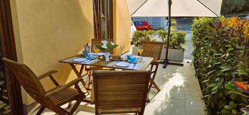 Spacious & Modern Apartment Blue Pula for 4 with Terrace & Parking Peaceful Stay near Pula Beaches in Pula