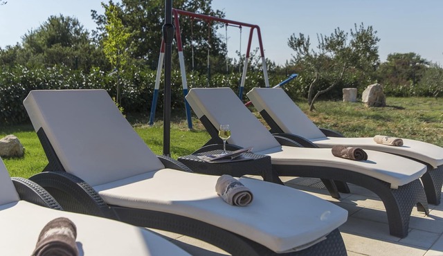Spacious Villa for up to 8 persons with private pool, garden, BBQ, A/C in Kljuc