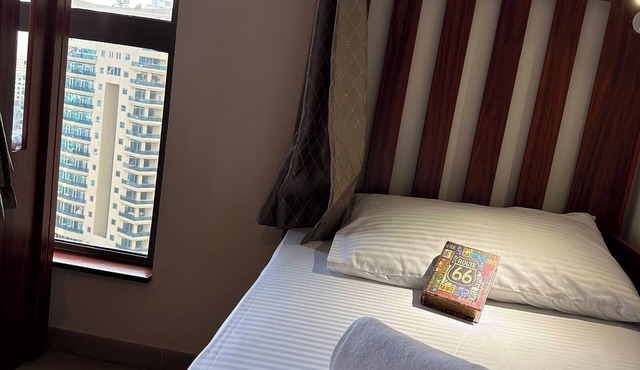 Sparkle View Hostel in Dubai