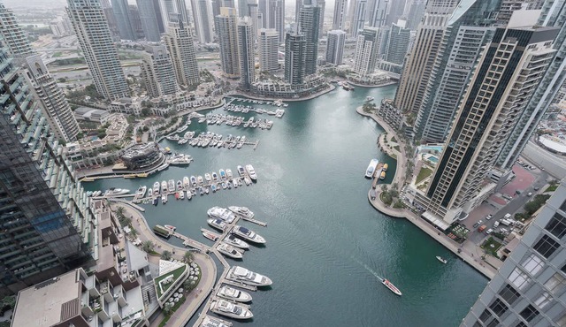 StayShort - Vibrant 2BR Apartment with Marina Views Sleeps 6 in Dubai Marina
