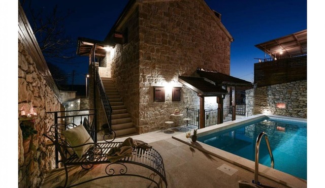 Stone Villa Aura with pool in Vrana