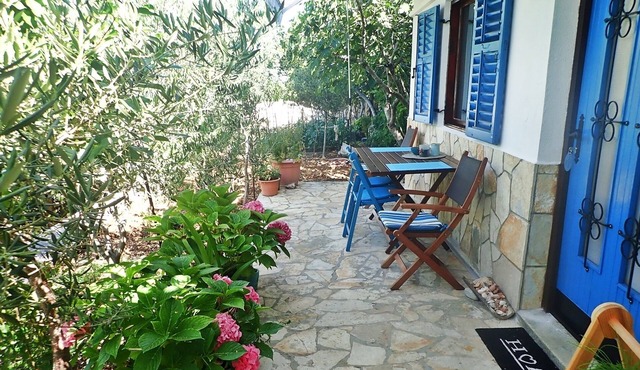 Studio flat near beach Barić Draga, Karlobag (AS-25516-a)
