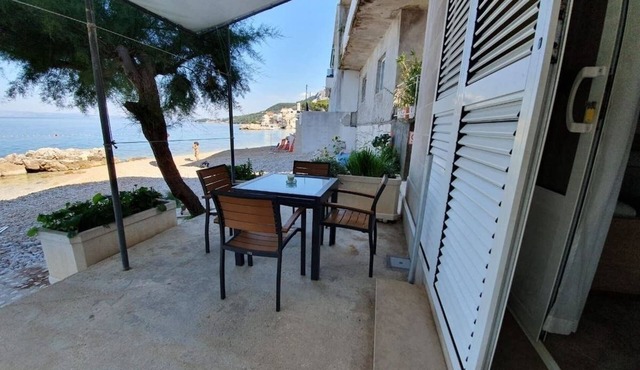 Studio flat near beach Drašnice, Makarska (AS-25839-a)