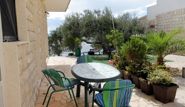 Studio flat near beach Cove Jedra, Hvar (AS-2583-a) in Gdinj