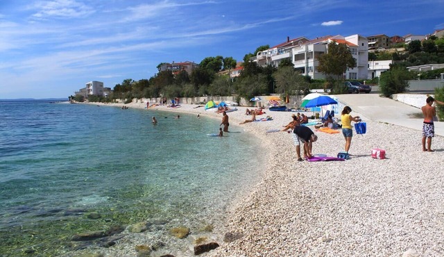 Studio flat near beach Orij, Omiš (AS-2810-d) in Dugi Rat