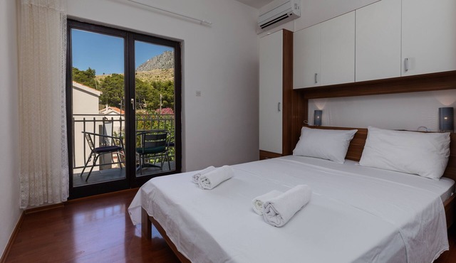 Studio flat with balcony and sea view Lokva Rogoznica, Omiš (AS-2973-b)