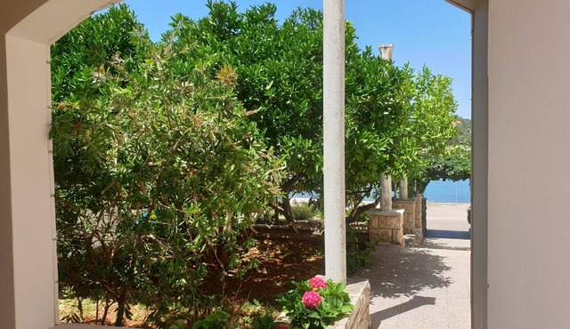 Studio flat with a swimming pool by the beach Lumbarda, Korčula (AS-9303-c) in Lumbarda