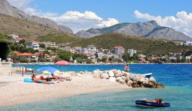 Studio flat with air-conditioning Mali Rat, Omiš (AS-18485-d) in Dugi Rat