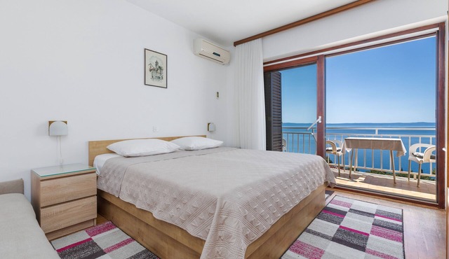 Studio flat with balcony and sea view Baška Voda, Makarska (AS-301-a) in Baška Voda